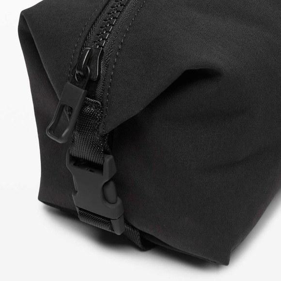 Lululemon Command The Day Kit *5L, Black (Third Release) - Picture 2 of 11